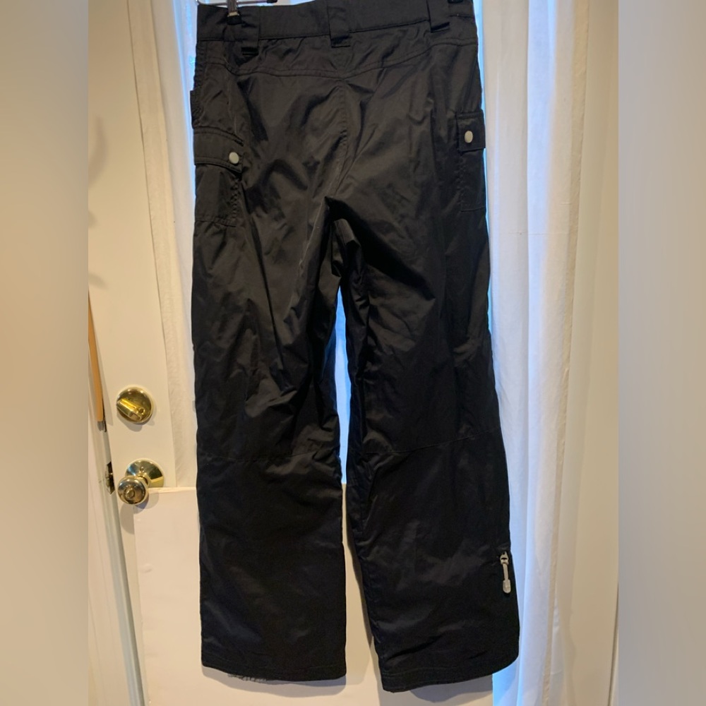 Women’s Black Dot Waterproof skit/snowboard pants  never worn